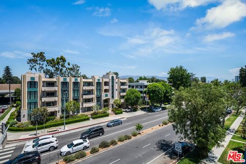 A home in Toluca Lake