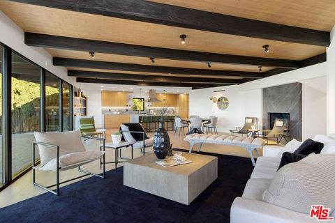 A home in Studio City