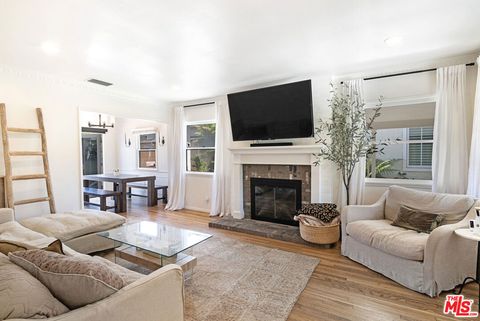 Single Family Residence in Los Angeles CA 8004 Holy Cross Place 7.jpg