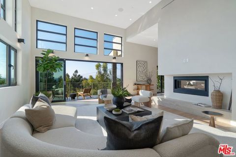 A home in Studio City