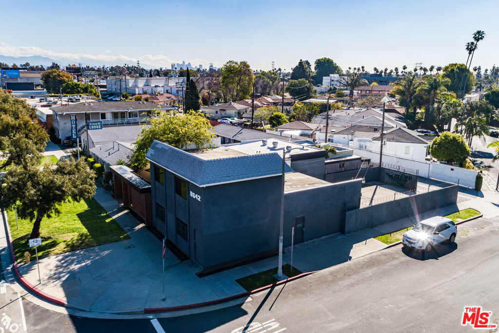 Properties 3 8642 Venice Boulevard