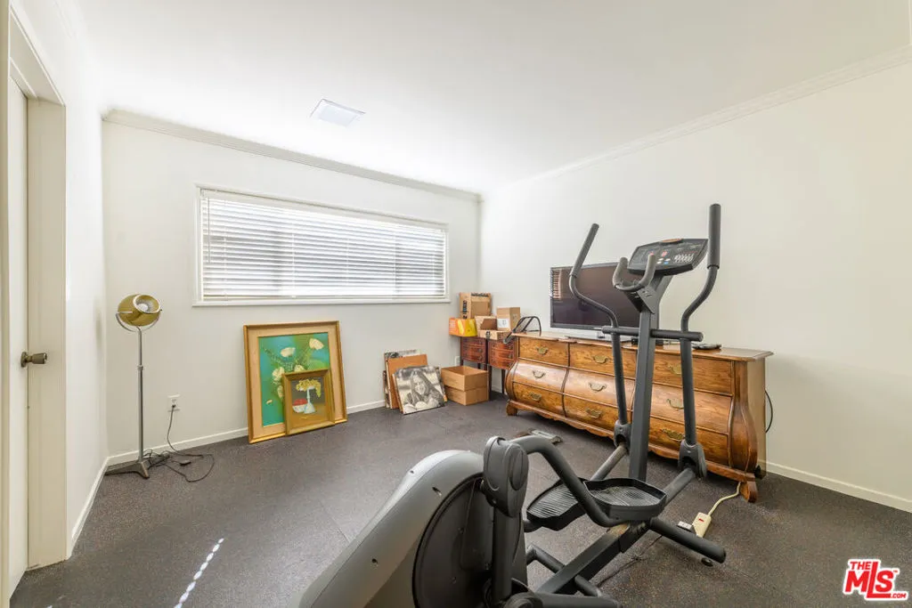 Encino, California 91436, United States, 4 Bedrooms Bedrooms, ,3 BathroomsBathrooms,Residential,Pending,1562