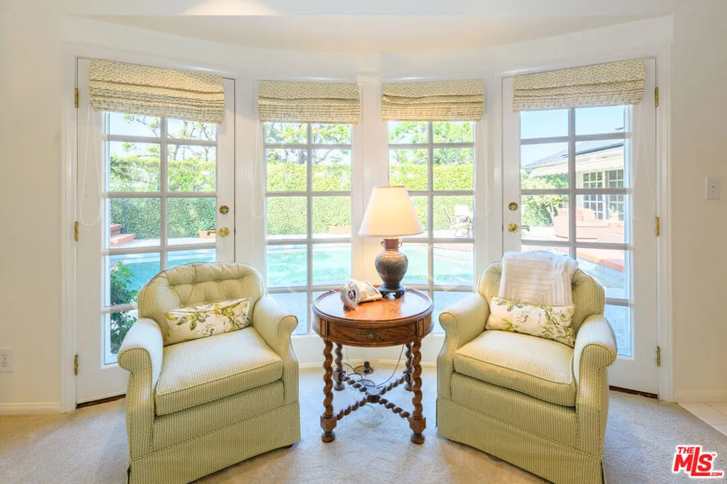 Encino, California 91436, United States, 4 Bedrooms Bedrooms, ,3 BathroomsBathrooms,Residential,Pending,1562