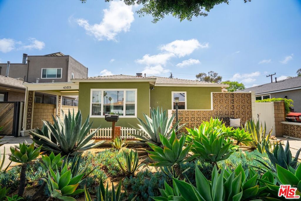 4367 Globe Avenue