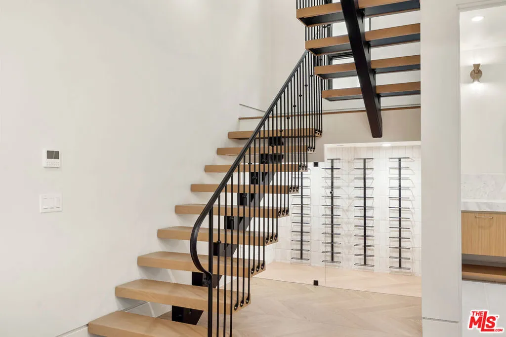 West Hollywood, California 90069, United States, 2 Bedrooms Bedrooms, ,3 BathroomsBathrooms,Residential,Active,9616