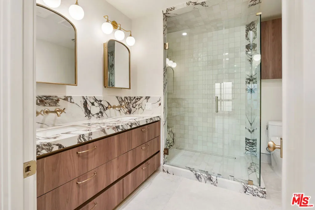 West Hollywood, California 90069, United States, 2 Bedrooms Bedrooms, ,3 BathroomsBathrooms,Residential,Active,9616