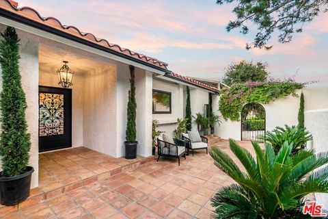 A home in Studio City