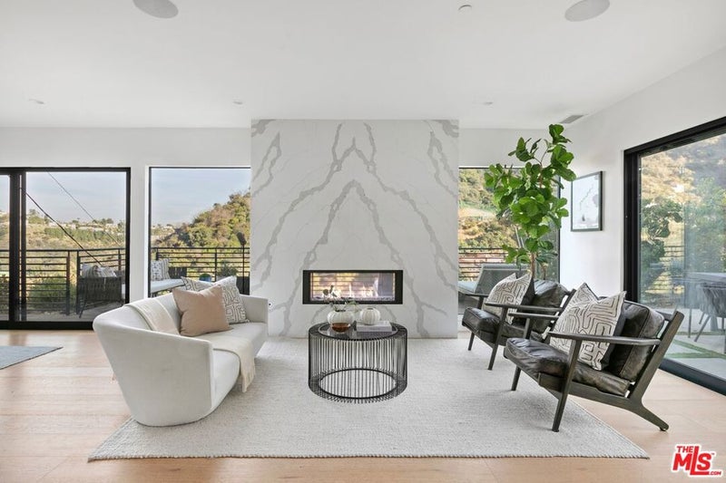 8509 Crescent Drive