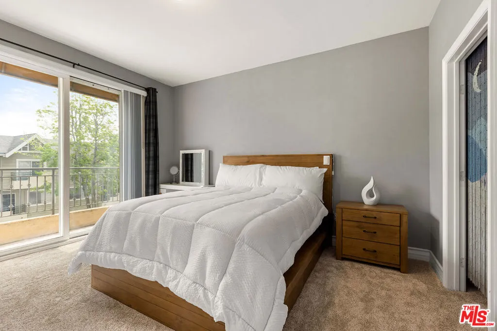 Los Angeles, California 90064, United States, 3 Bedrooms Bedrooms, ,3 BathroomsBathrooms,Residential,Active,33898