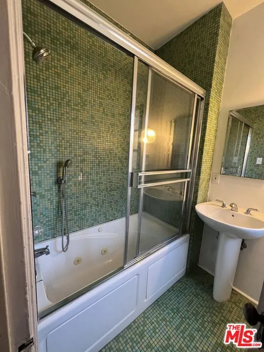 Los Angeles, California 90024, United States, ,1 BathroomBathrooms,Residential,Active,123392