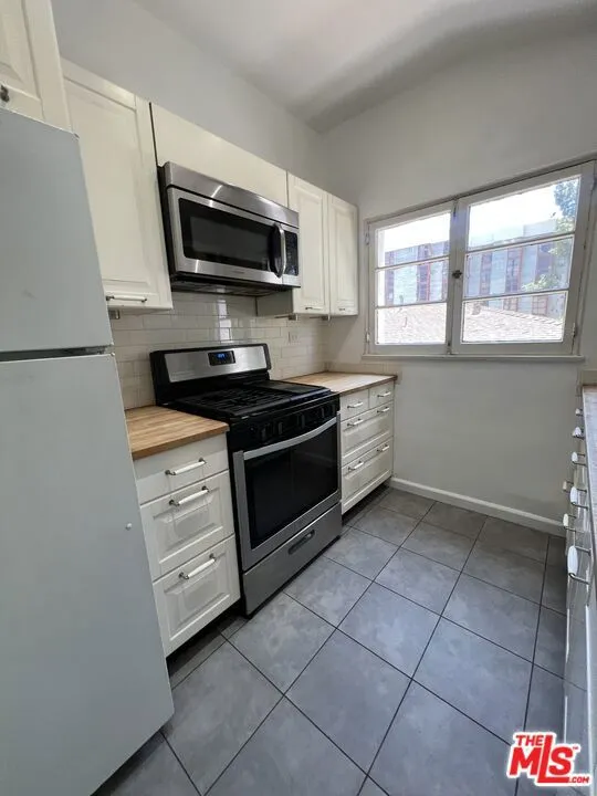 Los Angeles, California 90024, United States, ,1 BathroomBathrooms,Residential,Active,123392