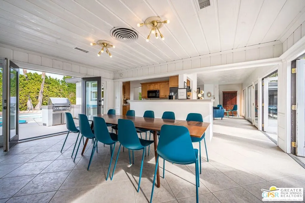 Palm Springs, California 92262, United States, 6 Bedrooms Bedrooms, ,4 BathroomsBathrooms,Residential,Pending,14438