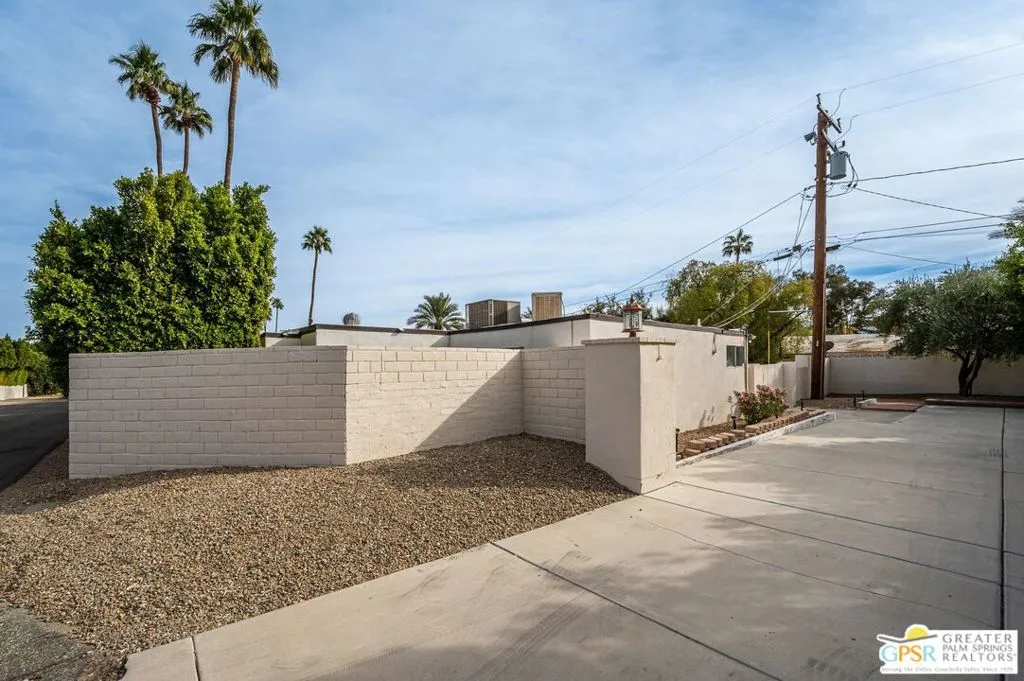 Palm Springs, California 92262, United States, 6 Bedrooms Bedrooms, ,4 BathroomsBathrooms,Residential,Pending,14438