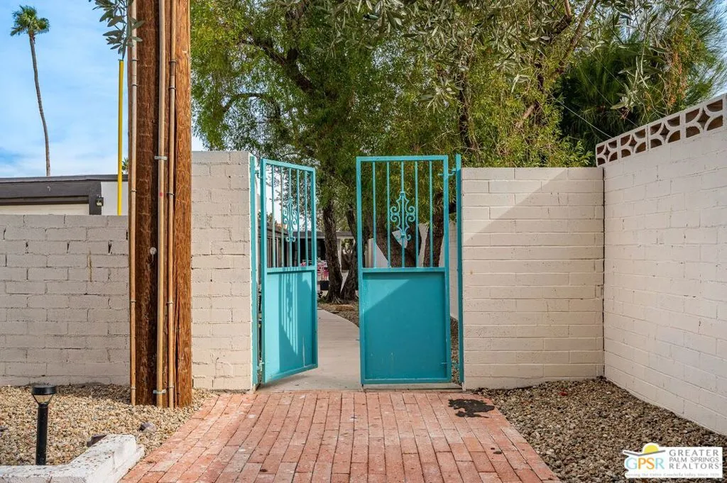 Palm Springs, California 92262, United States, 6 Bedrooms Bedrooms, ,4 BathroomsBathrooms,Residential,Pending,14438