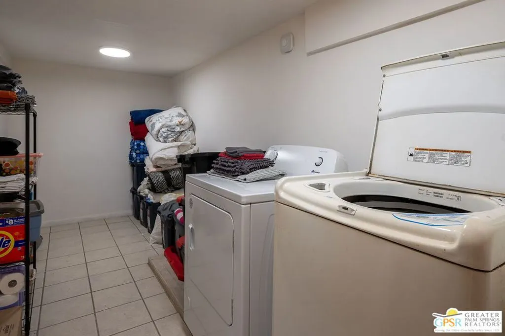 Palm Springs, California 92262, United States, 6 Bedrooms Bedrooms, ,4 BathroomsBathrooms,Residential,Pending,14438