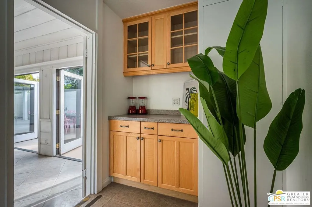 Palm Springs, California 92262, United States, 6 Bedrooms Bedrooms, ,4 BathroomsBathrooms,Residential,Pending,14438