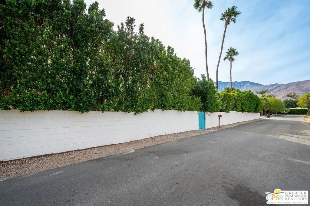 Palm Springs, California 92262, United States, 6 Bedrooms Bedrooms, ,4 BathroomsBathrooms,Residential,Pending,14438