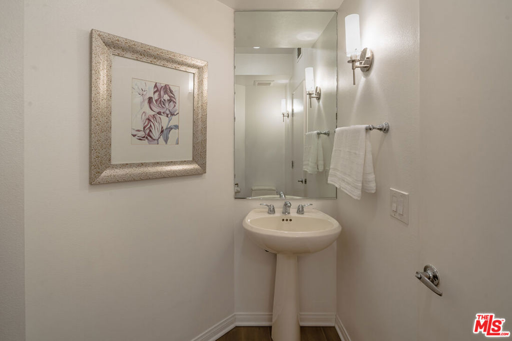 Properties 1 13600 Marina Pointe Drive 1611