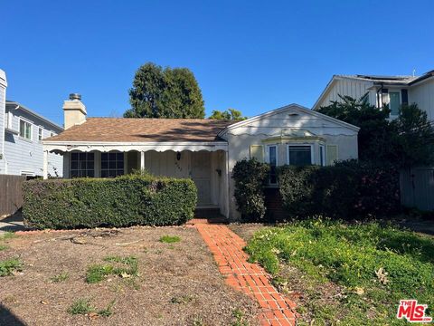 A home in Studio City