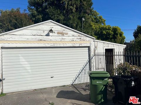 A home in Studio City