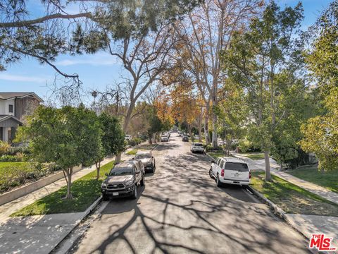 A home in Studio City