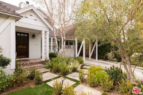 A home in Studio City