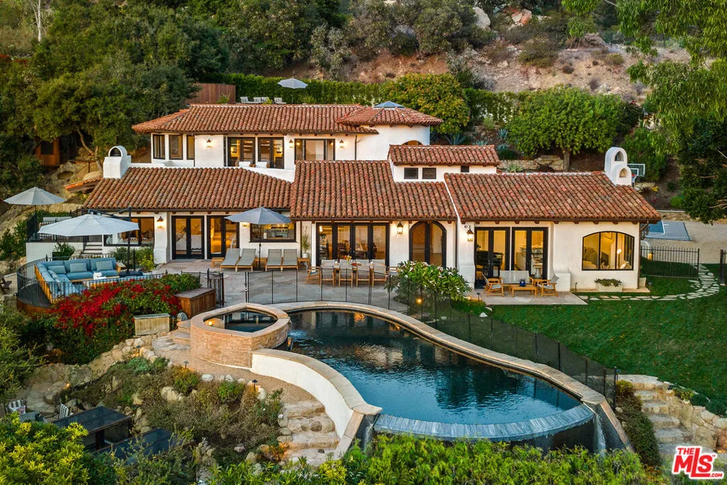 Montecito, California 93108, United States, 4 Bedrooms Bedrooms, ,4 BathroomsBathrooms,Residential,Active,55459