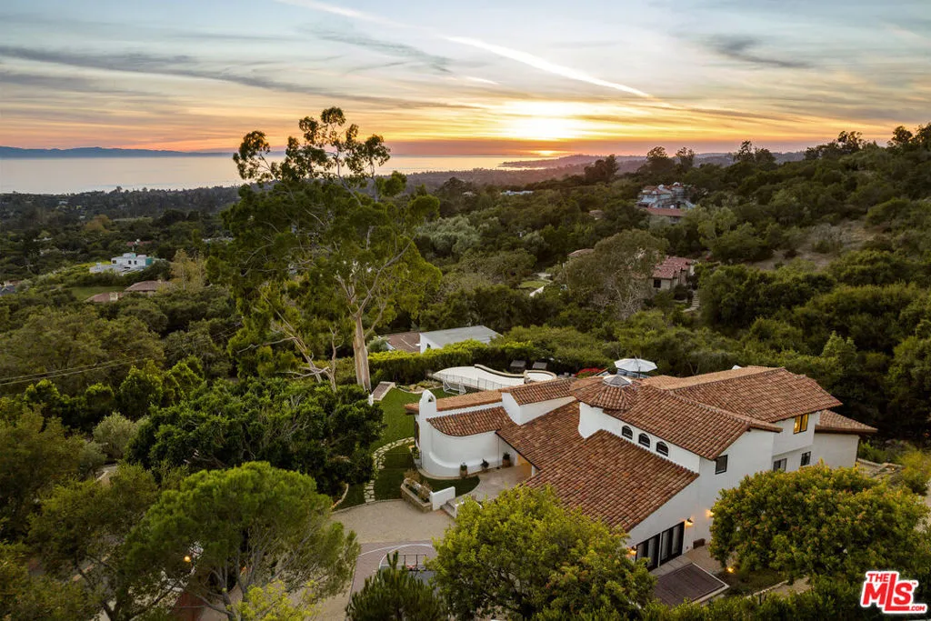Montecito, California 93108, United States, 4 Bedrooms Bedrooms, ,4 BathroomsBathrooms,Residential,Active,55459