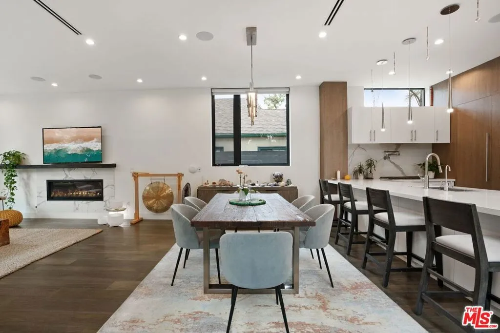 Venice, California 90291, United States, 5 Bedrooms Bedrooms, ,5 BathroomsBathrooms,Residential,Active,134615