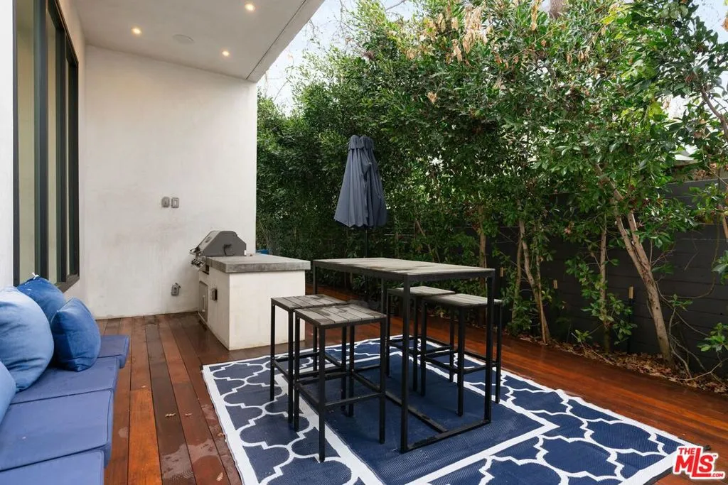 Venice, California 90291, United States, 5 Bedrooms Bedrooms, ,5 BathroomsBathrooms,Residential,Active,134615