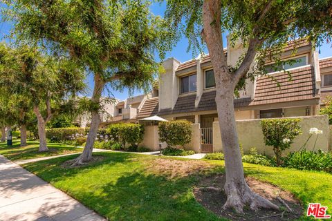 A home in Studio City