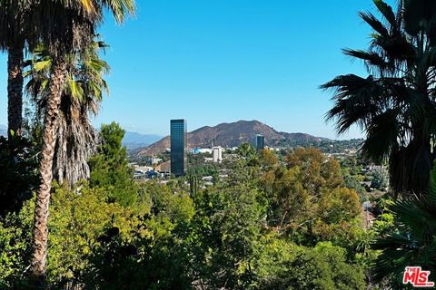 A home in Studio City