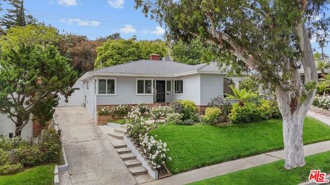 Single Family Residence in Los Angeles CA 2223 Beverly Drive.jpg