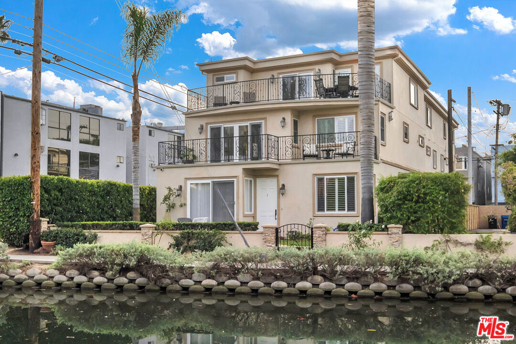 Properties 1 3000 Grand Canal