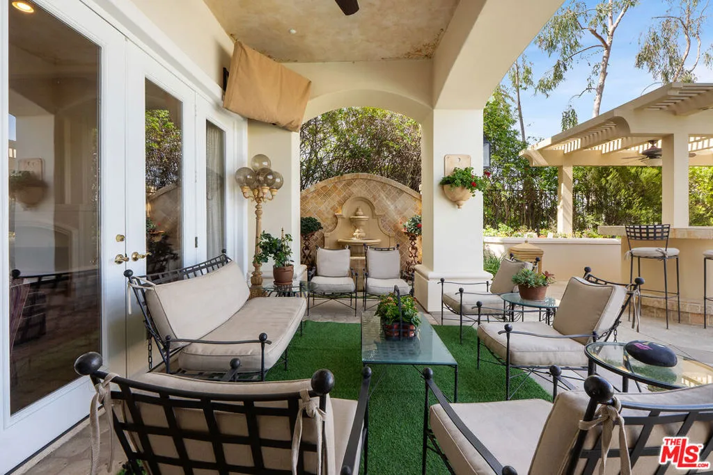 Tarzana, California 91356, United States, 5 Bedrooms Bedrooms, ,7 BathroomsBathrooms,Residential,Active,86808