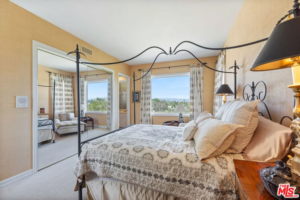 Tarzana, California 91356, United States, 5 Bedrooms Bedrooms, ,7 BathroomsBathrooms,Residential,Active,86808