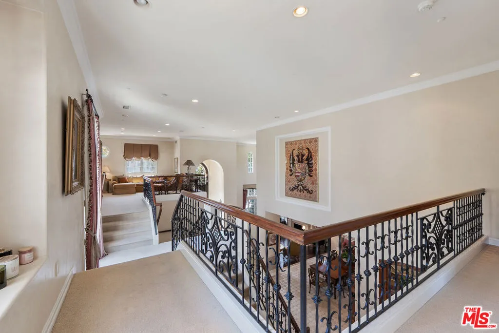 Tarzana, California 91356, United States, 5 Bedrooms Bedrooms, ,7 BathroomsBathrooms,Residential,Active,86808