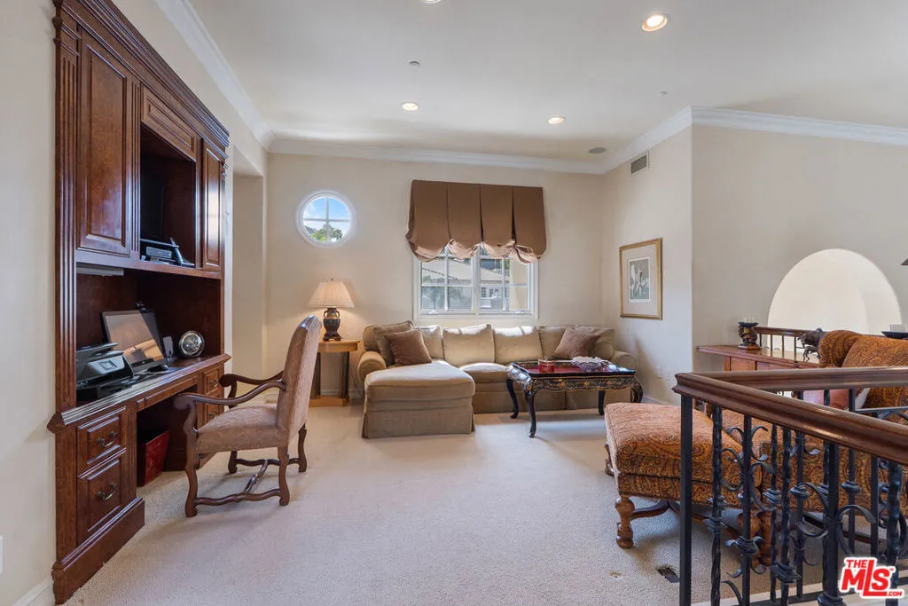 Tarzana, California 91356, United States, 5 Bedrooms Bedrooms, ,7 BathroomsBathrooms,Residential,Active,86808