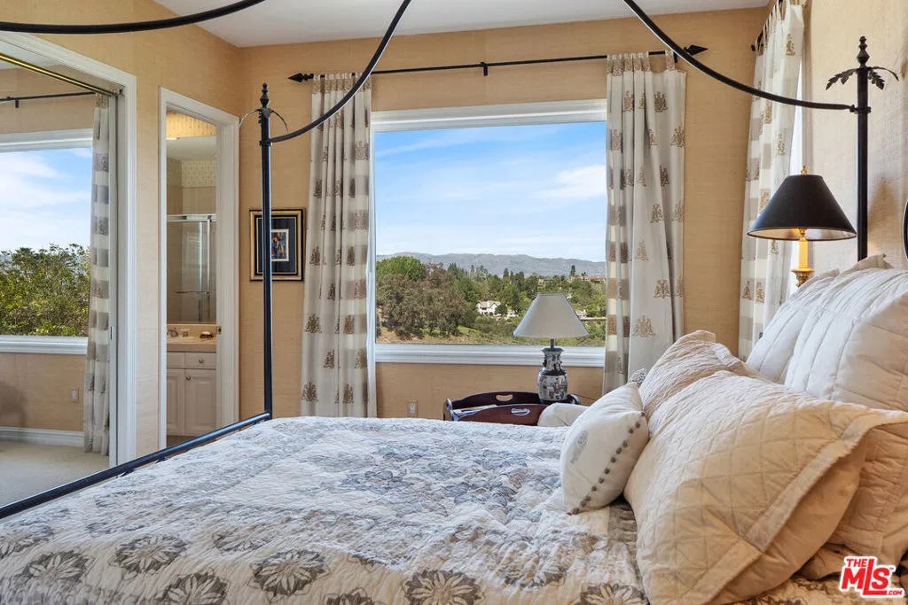 Tarzana, California 91356, United States, 5 Bedrooms Bedrooms, ,7 BathroomsBathrooms,Residential,Active,86808