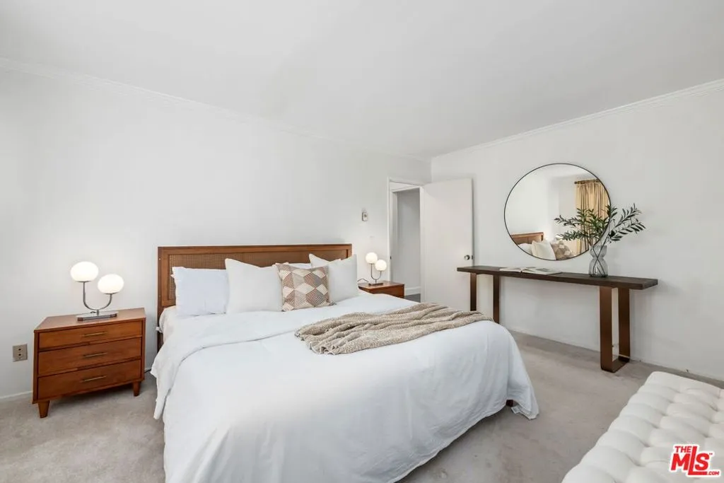 Santa Monica, California 90403, United States, 2 Bedrooms Bedrooms, ,2 BathroomsBathrooms,Residential,Active,314