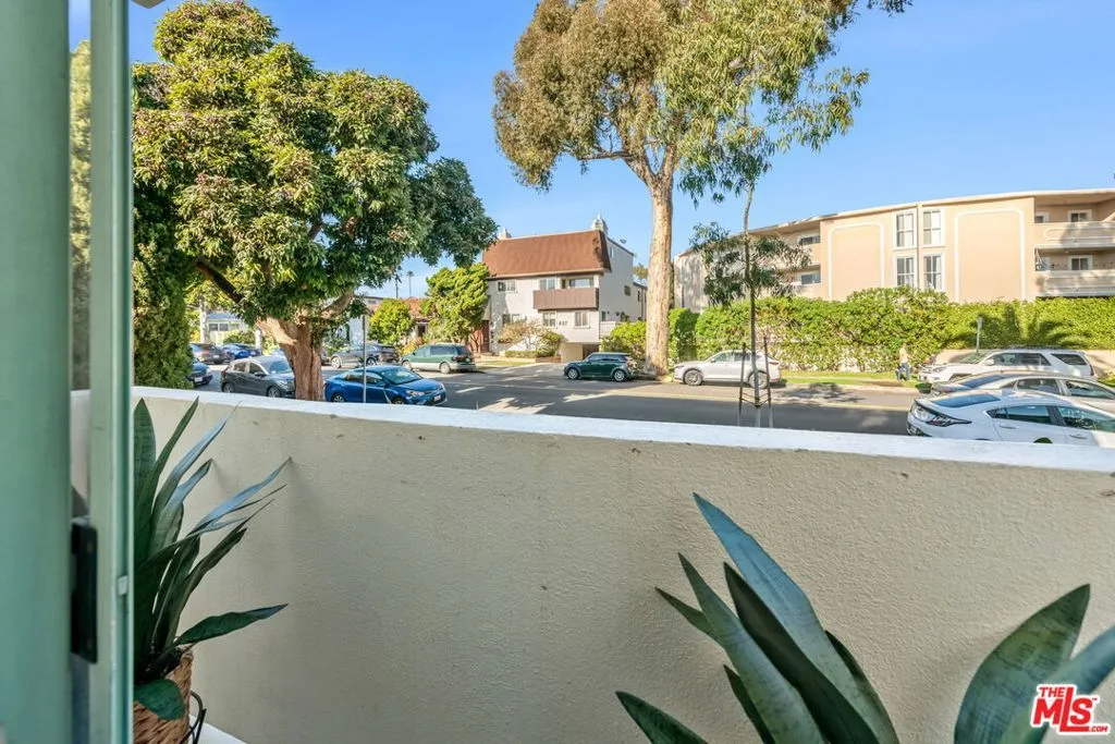 Santa Monica, California 90403, United States, 2 Bedrooms Bedrooms, ,2 BathroomsBathrooms,Residential,Active,314