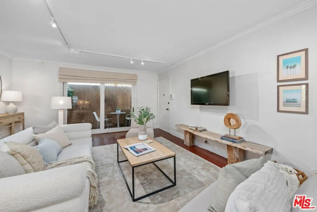 Santa Monica, California 90403, United States, 2 Bedrooms Bedrooms, ,2 BathroomsBathrooms,Residential,Active,314