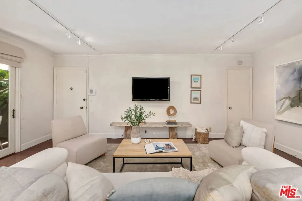 Santa Monica, California 90403, United States, 2 Bedrooms Bedrooms, ,2 BathroomsBathrooms,Residential,Active,314