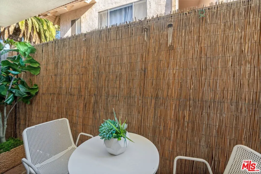 Santa Monica, California 90403, United States, 2 Bedrooms Bedrooms, ,2 BathroomsBathrooms,Residential,Active,314