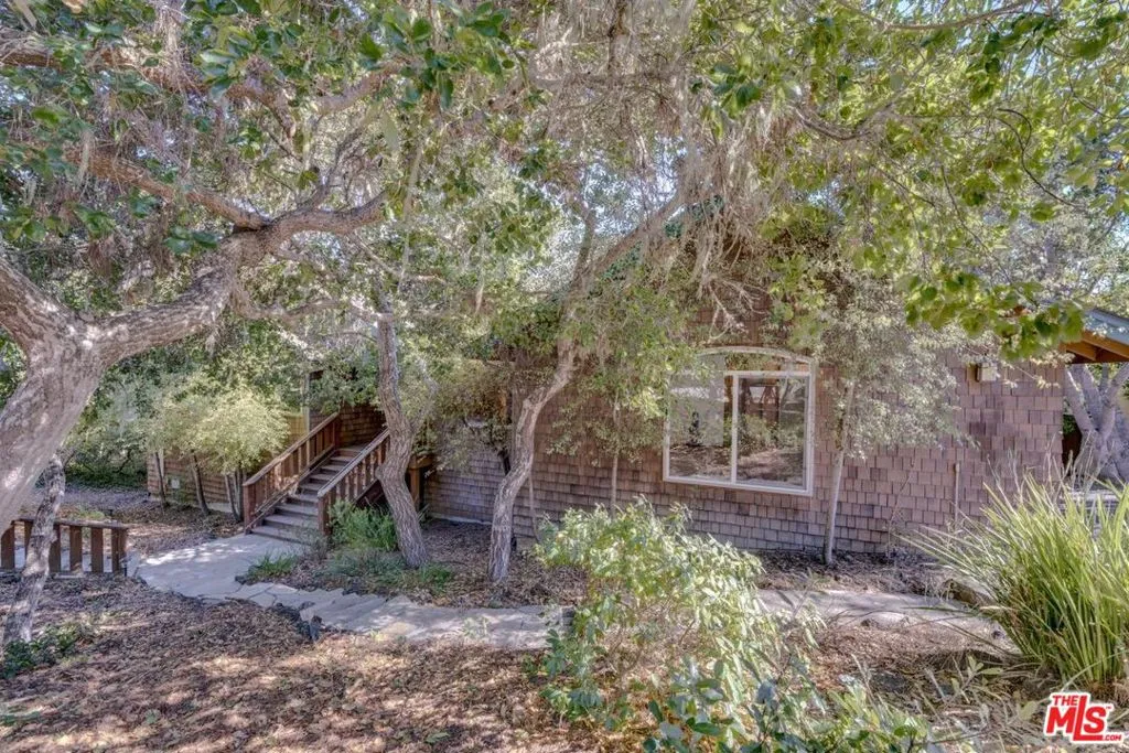 Cambria, California 93428, United States, 3 Bedrooms Bedrooms, ,3 BathroomsBathrooms,Residential,Pending,44759