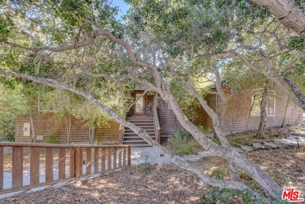 Cambria, California 93428, United States, 3 Bedrooms Bedrooms, ,3 BathroomsBathrooms,Residential,Pending,44759