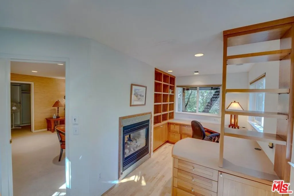 Cambria, California 93428, United States, 3 Bedrooms Bedrooms, ,3 BathroomsBathrooms,Residential,Pending,44759