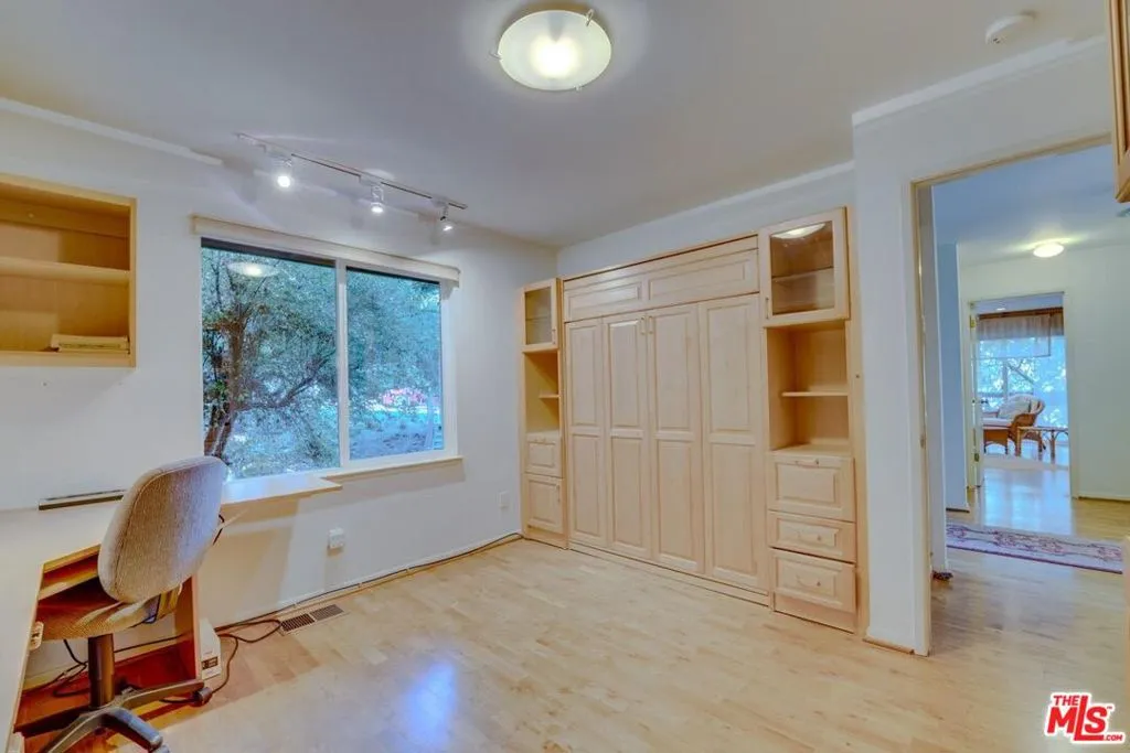 Cambria, California 93428, United States, 3 Bedrooms Bedrooms, ,3 BathroomsBathrooms,Residential,Pending,44759