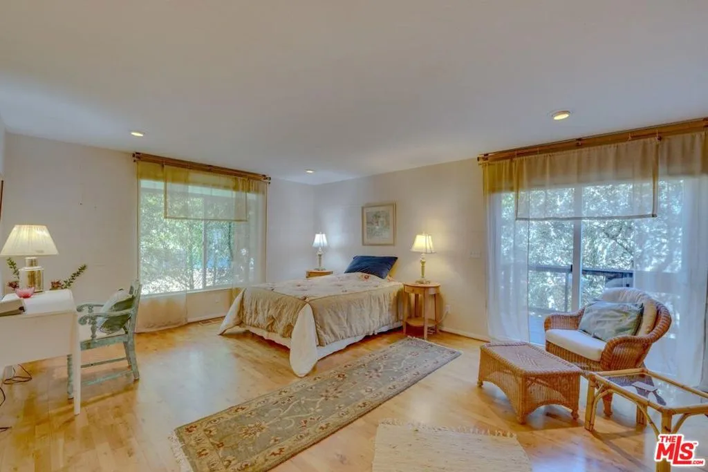 Cambria, California 93428, United States, 3 Bedrooms Bedrooms, ,3 BathroomsBathrooms,Residential,Pending,44759