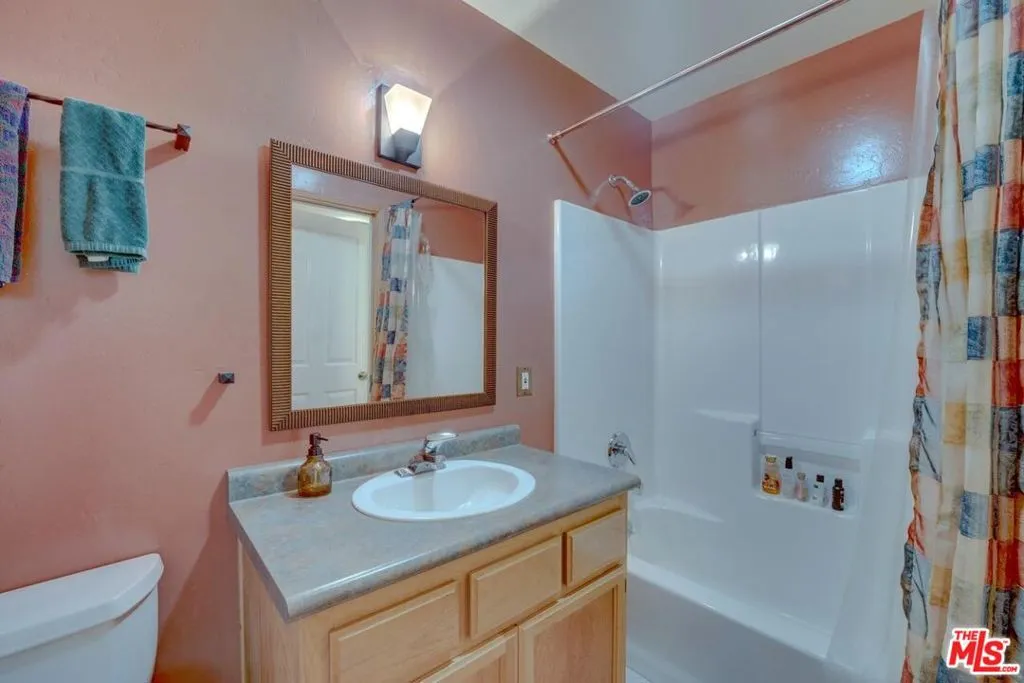 Cambria, California 93428, United States, 3 Bedrooms Bedrooms, ,3 BathroomsBathrooms,Residential,Pending,44759